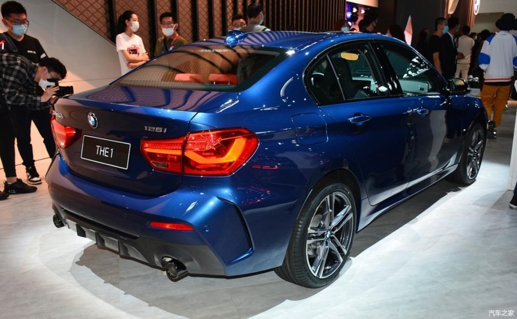 穿上运动装的宝马1系曜夜套件加持运动范儿更足