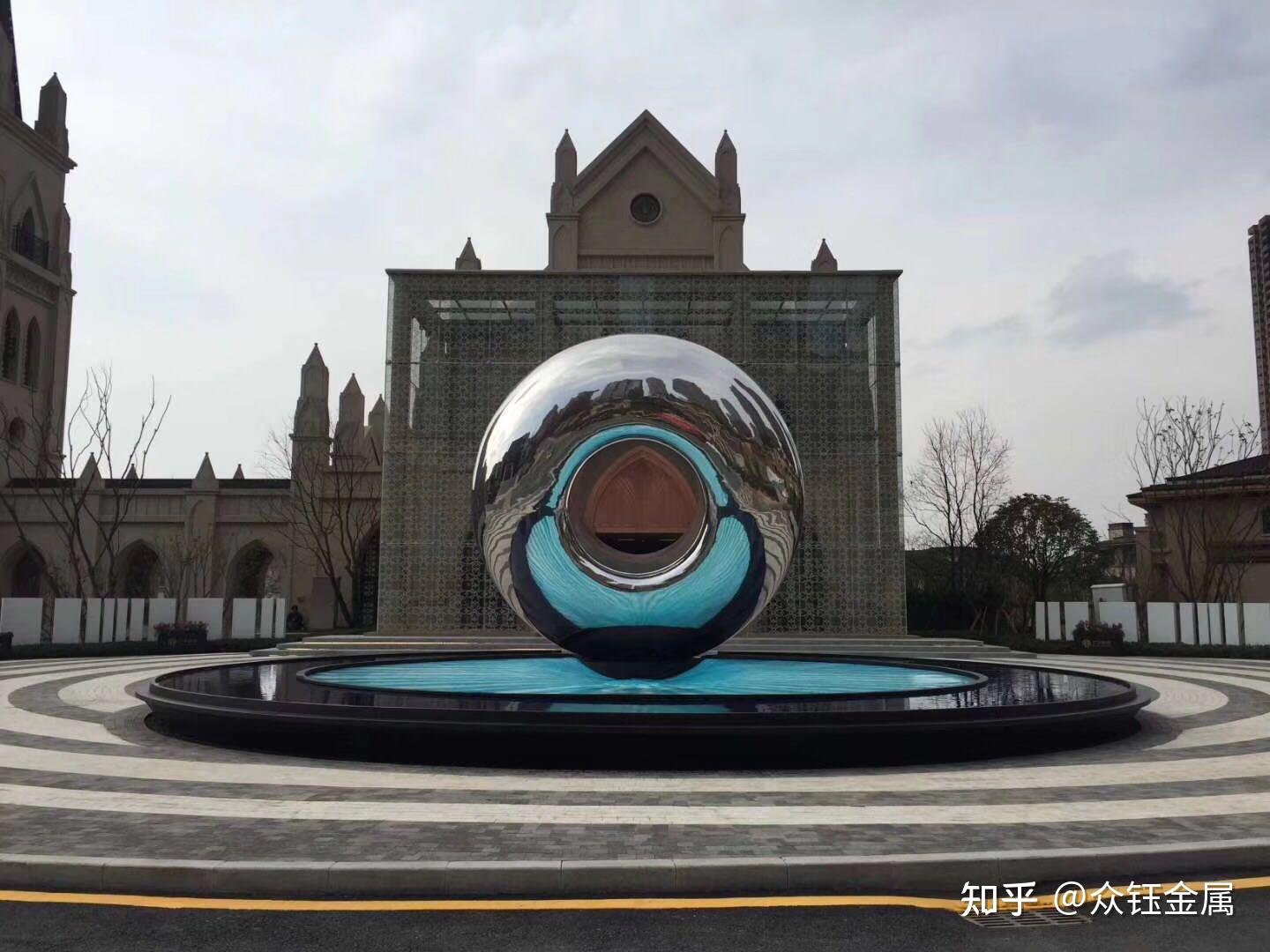 时代圆环不锈钢雕塑手工锻打双曲面雕塑