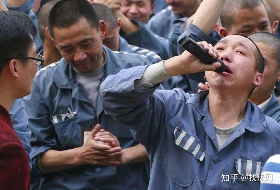被判"无期徒刑"的人,每天在监狱里做什么?