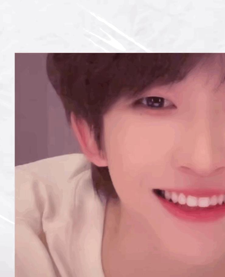 听说c位出道的国际男团into1队长刘宇妆很浓