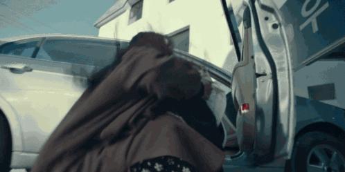 《坐白车的女人》烧脑+惊悚+悬疑，层层反转！