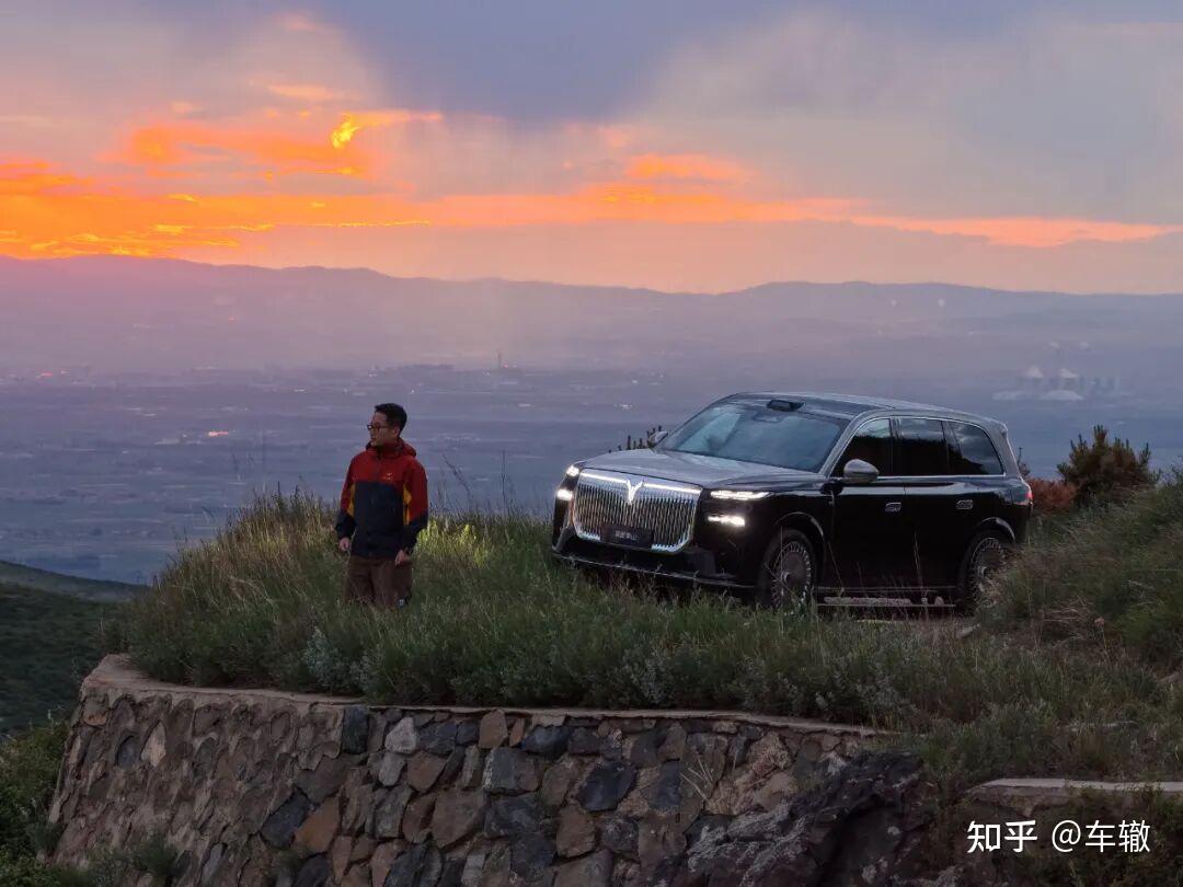 岚图“泰山见千山”:名字即战略,旅程便是品牌叙事