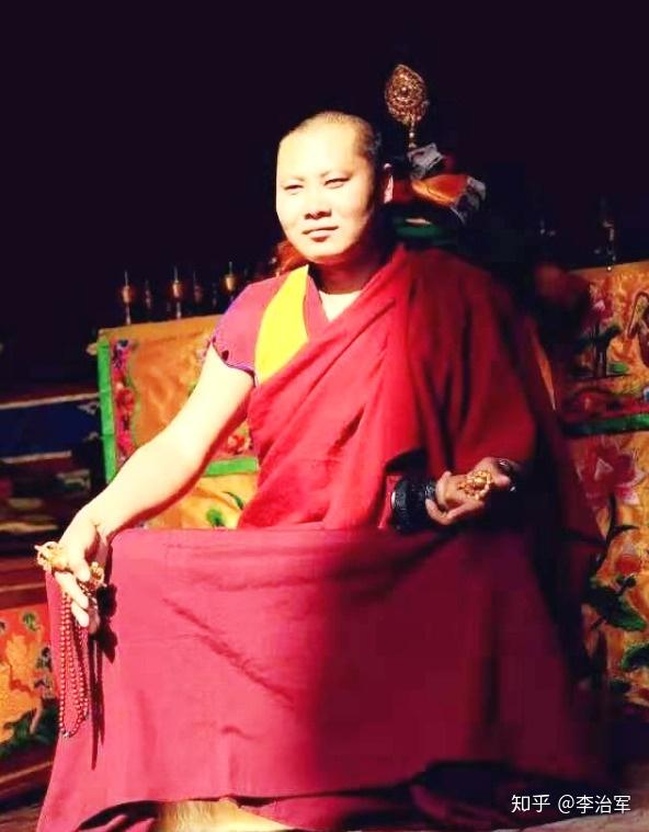 随着宋灭元代,继之以明清,五台黄教大行其道,这里成为章嘉活佛之处,广