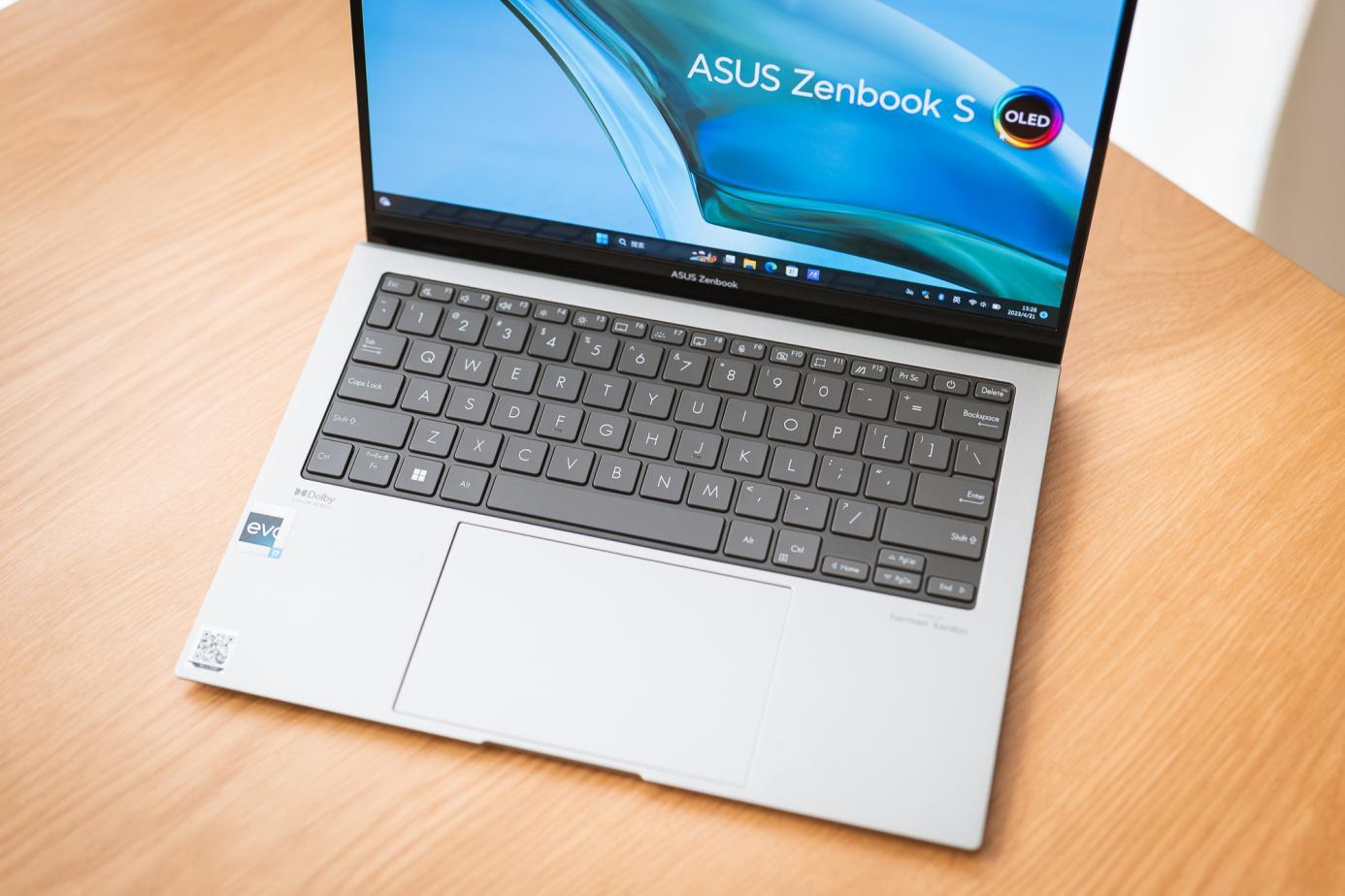 1kg的oled轻薄本:华硕灵耀13 2023 - 知乎