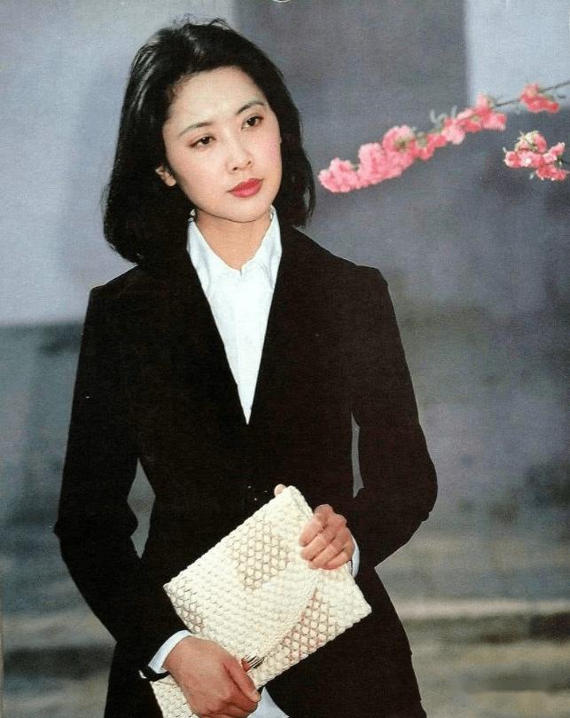 挂历女神朱琳画里走出来的古风美女80年代男人们的向往
