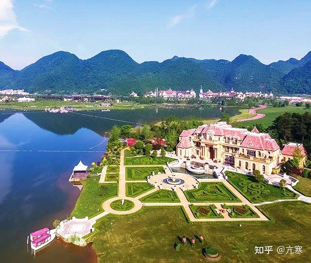 解忧sheng地云漫湖房车露营酒店浪漫露营休闲房车让你寻找到愉快周末