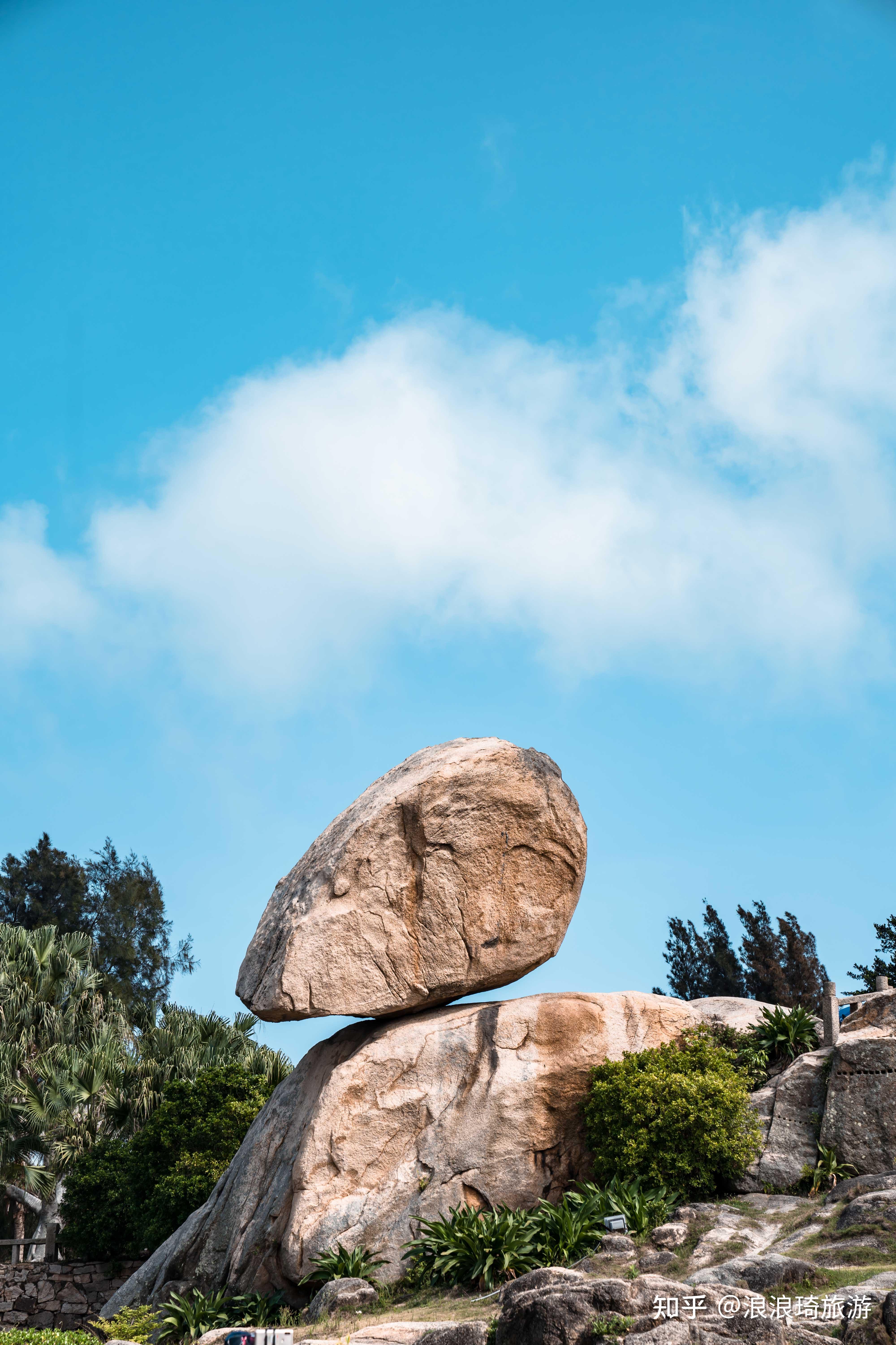 苏峰山环岛路-左手碧海,右手青山是一条长达20公里的沿海环岛公路,美