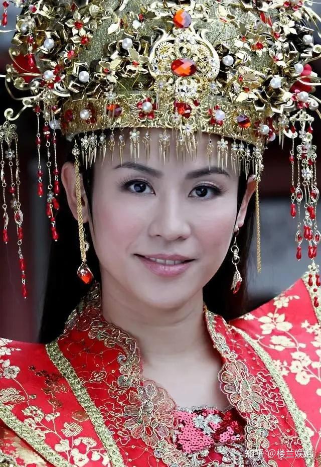 恋爱谈5次,52岁仍单身,聊聊"恋爱脑"王宝钏扮演者的坎坷情史