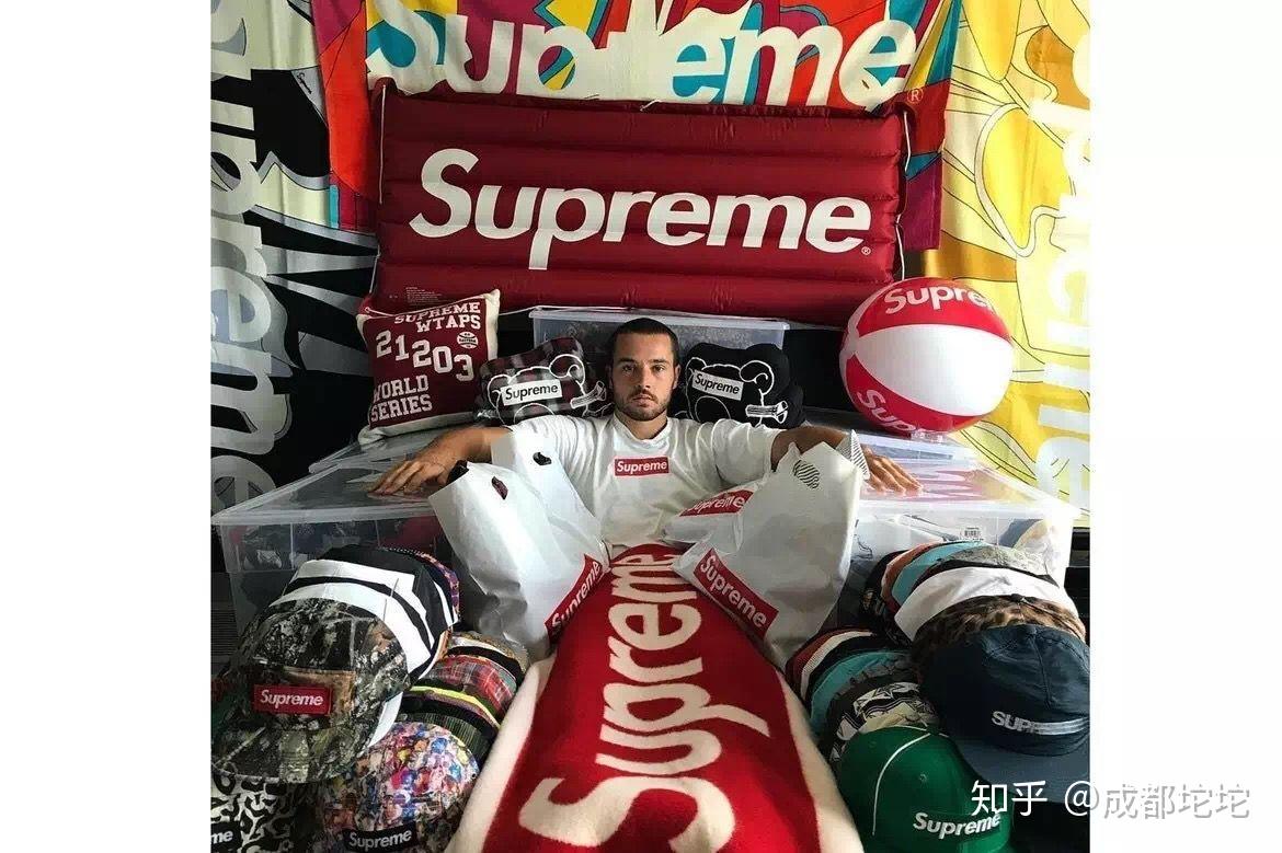 能不能提供一些好看的supreme的手机壁纸