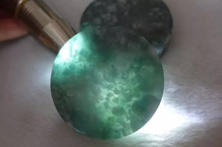 "苍蝇翅"是翡翠a货的特有标志,但辨真假还要看这些因素!