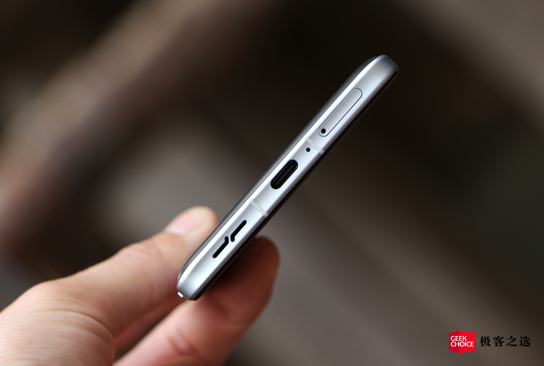 redmi k40 游戏增强版评测:1999 元起售,年轻人的第一台游戏手机?