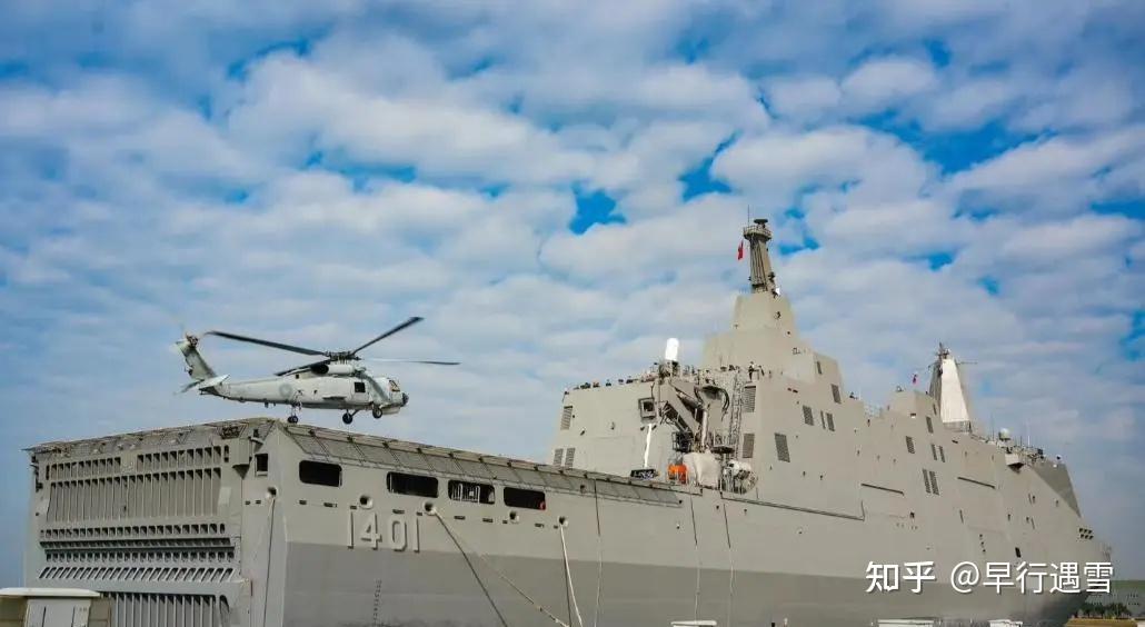 護衛艦和潛艇等戰鬥艦艇,隨後才會考慮發展兩棲船塢登陸艦等大型艦艇