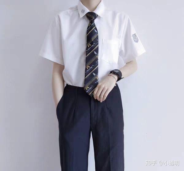 女生有汉服lo裙jk男生呢