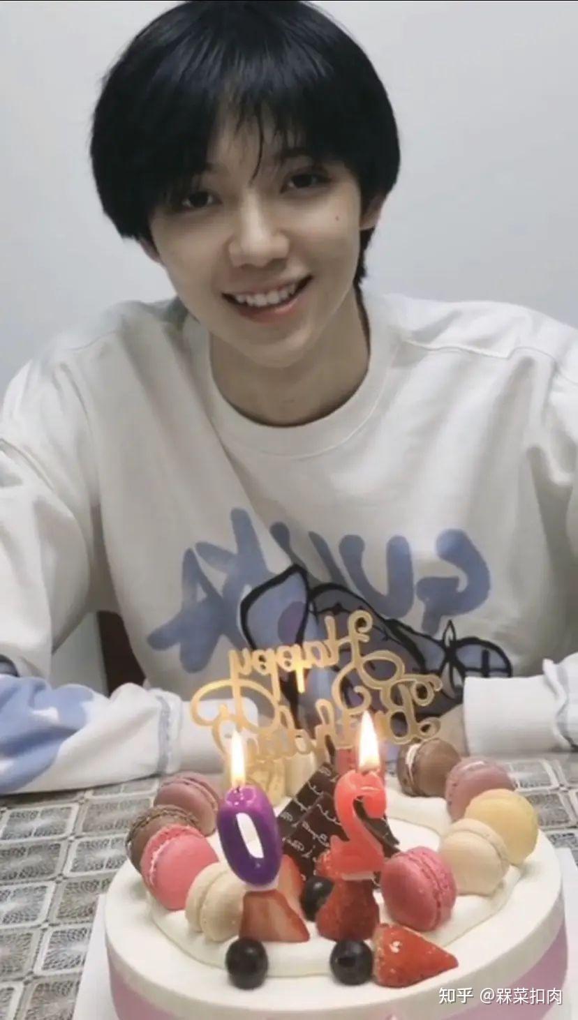 罗一舟请你在去雷霆嘎巴宿舍住的那一天停一下等我穿越回去跟你说