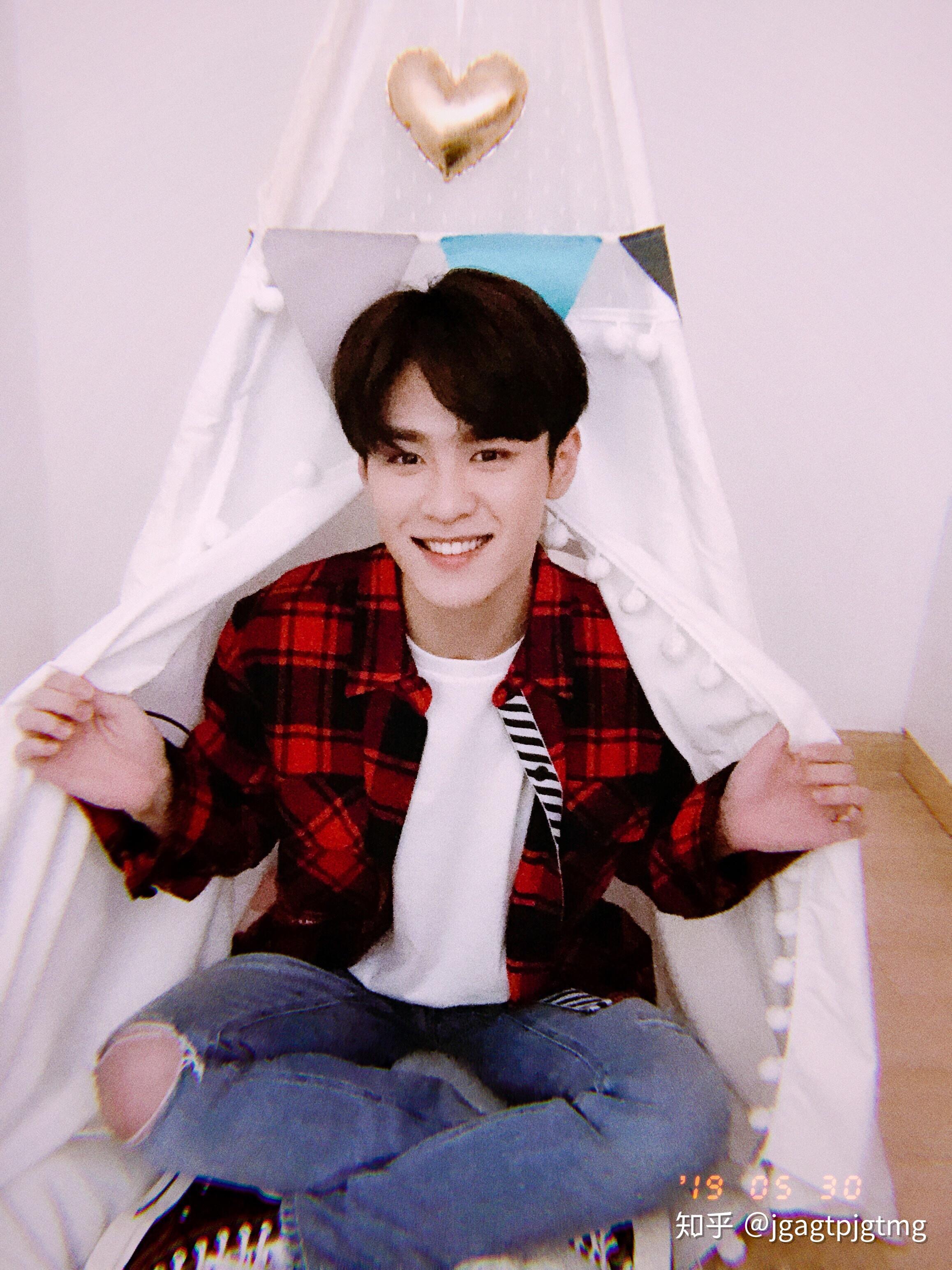 如何客观地评价威神v队长钱锟的长相