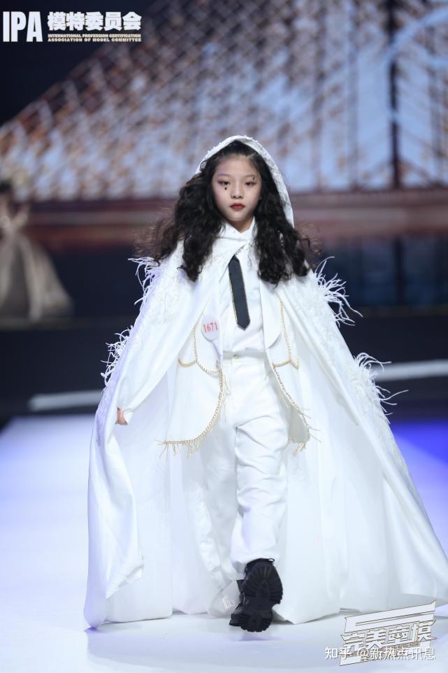 小超模刘芯语荣获2021第五季完美童模全球总决赛全球冠军