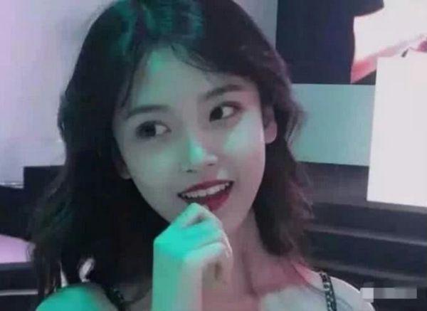 在网上怎么找女孩子 v2-0777f87f81155a1181d8ac87291c3166_1200x500.jpg