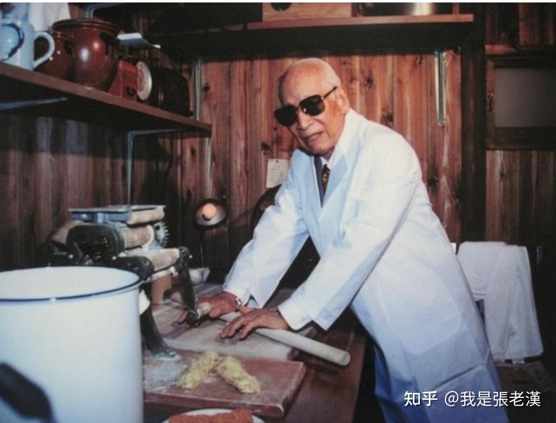 为什么有些泡面（方便面）会叫做伊面？“伊面”是什么意思？是方言还是中译外来词？ - 知乎