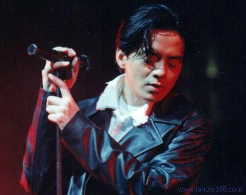 如何评价黄耀明的歌曲《暗涌》?