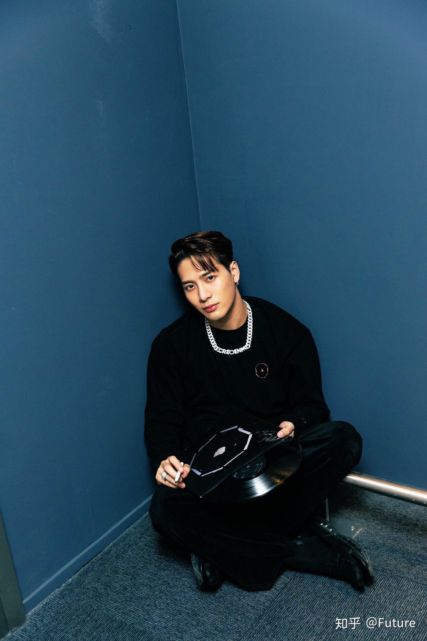 你最喜欢王嘉尔新专辑《mirrors》里的哪首歌?