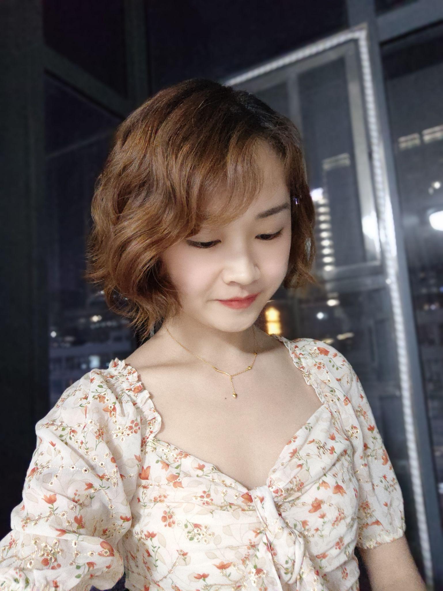 女生头发细软少油并且发际线高适合什么长度头发?