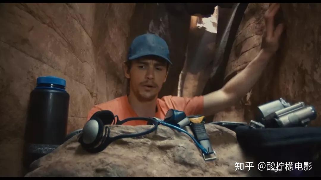 电影127小时一位攀山小伙断臂自救的过程