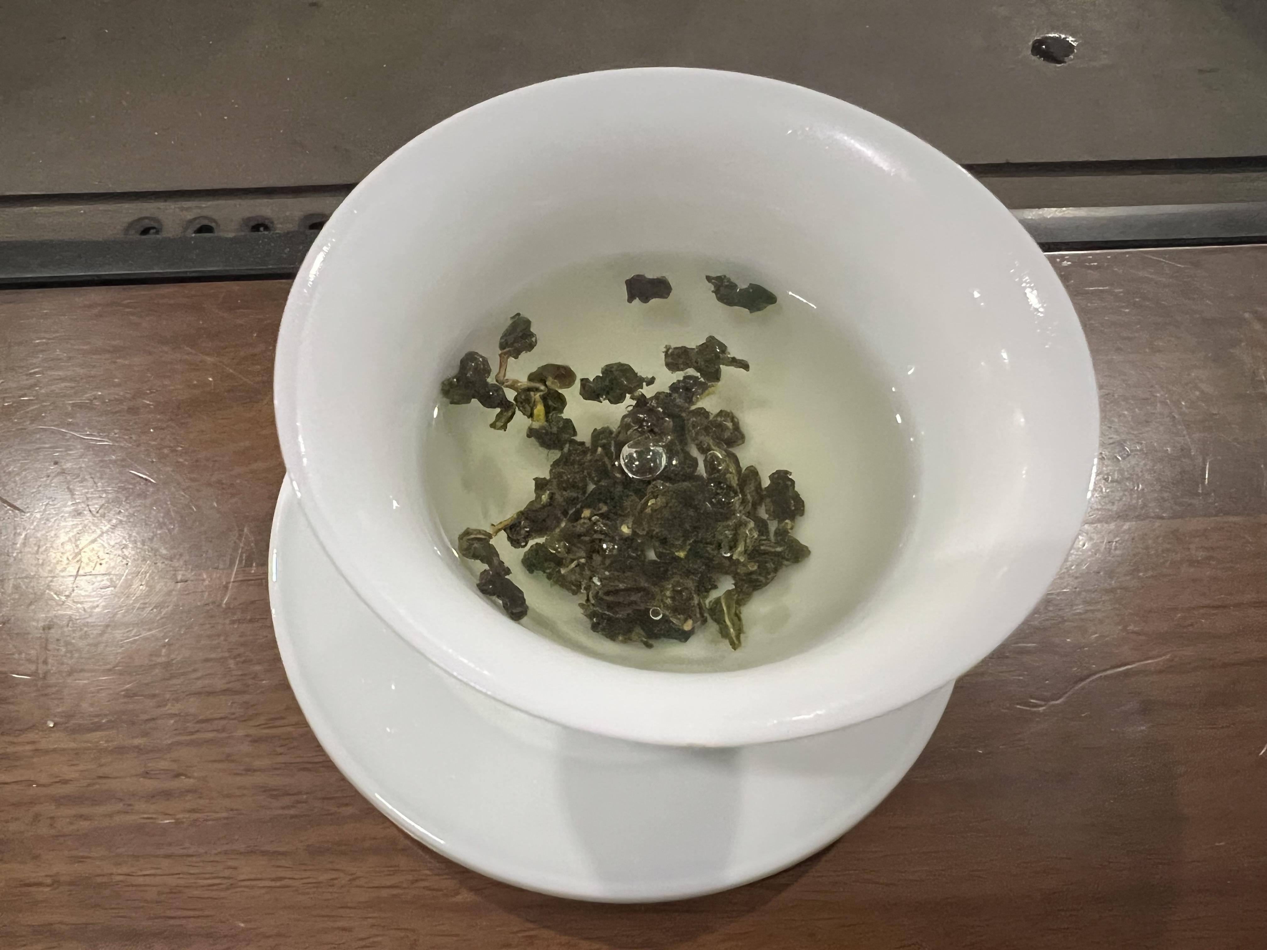 八,搭配的茶具——意叄茶器茶具套裝泡製烏龍茶最好是搭配青瓷的茶具