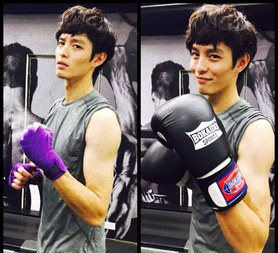 不过在迷妹眼里,都是肌肉!肌肉!肌肉!美颜!美颜!美颜!