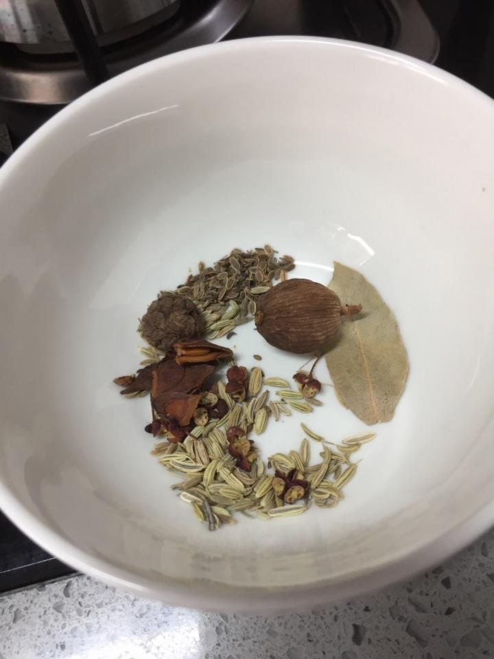 熟瘦肉怎么红烧 v2-07d45be5030064c2b15ef3185620f9b6_r.jpg