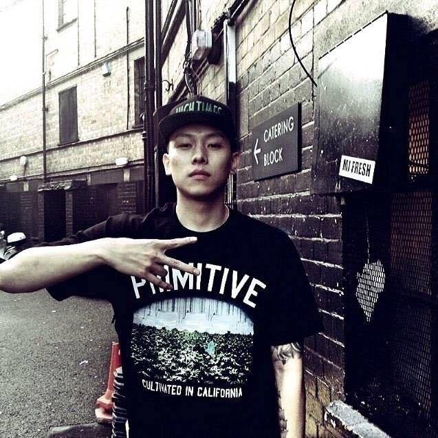 如何评价顽童mj116歌曲的作词?