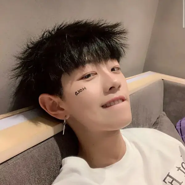 比较有意境的男生头像(共16张)