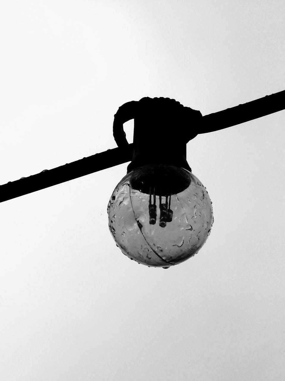 5. 现代灯泡装客厅