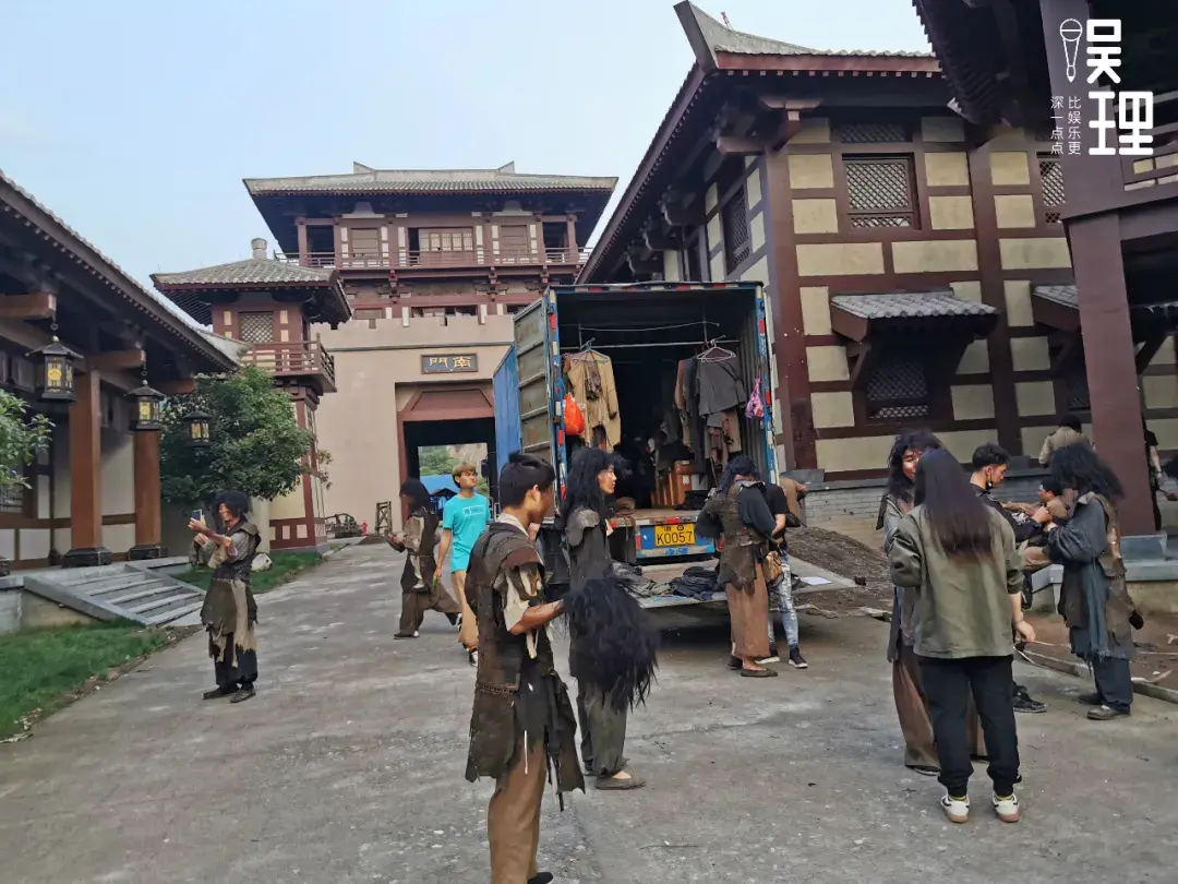 111个剧组扎堆横店杨幂周冬雨陈伟霆等聚集横店宇宙重启