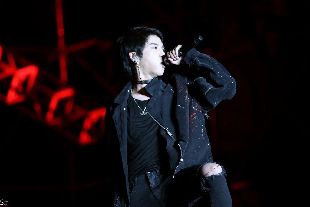 华晨宇壁纸第69期在遇到你之前一切相遇都毫无意义