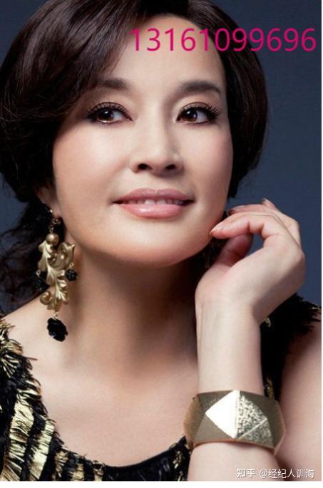 《宝莲灯》刘晓庆, 1952年10月30日出生于重庆涪陵,中国内地女演员