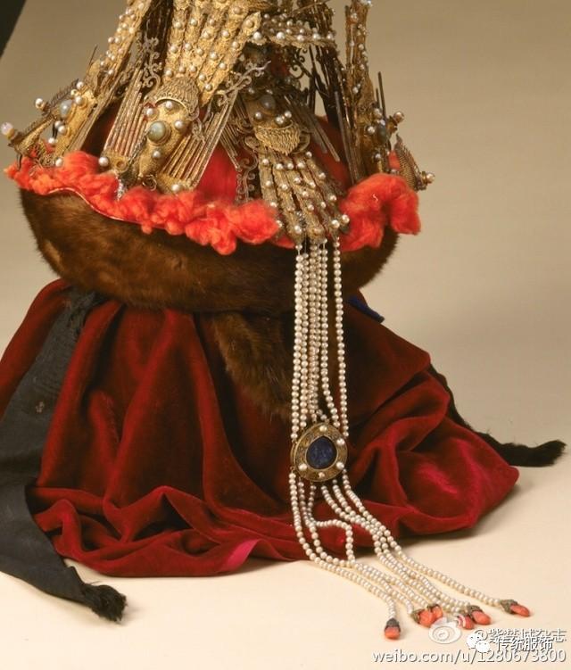 主要部分,清代后妃朝冠其实十分简单的,尤其要跟之前皇朝的凤冠比的话