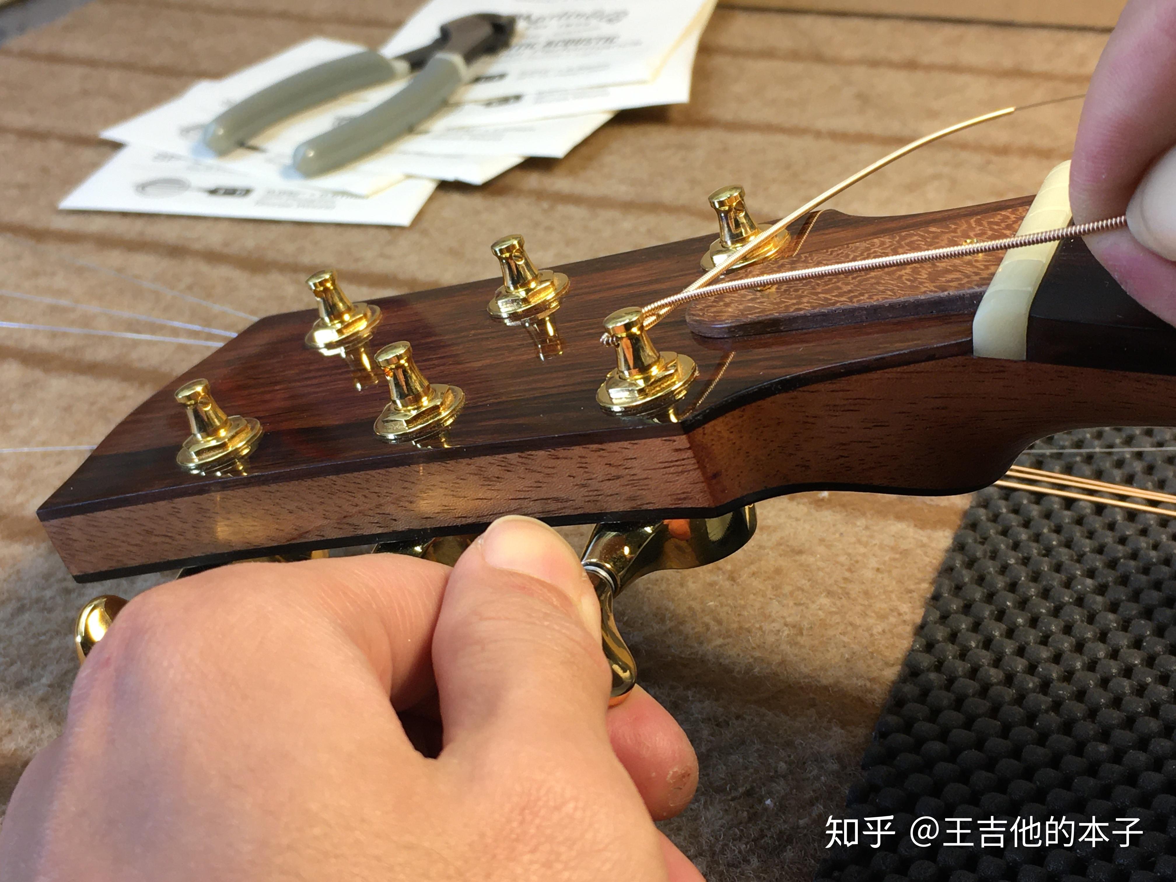 如何为吉他更换琴弦