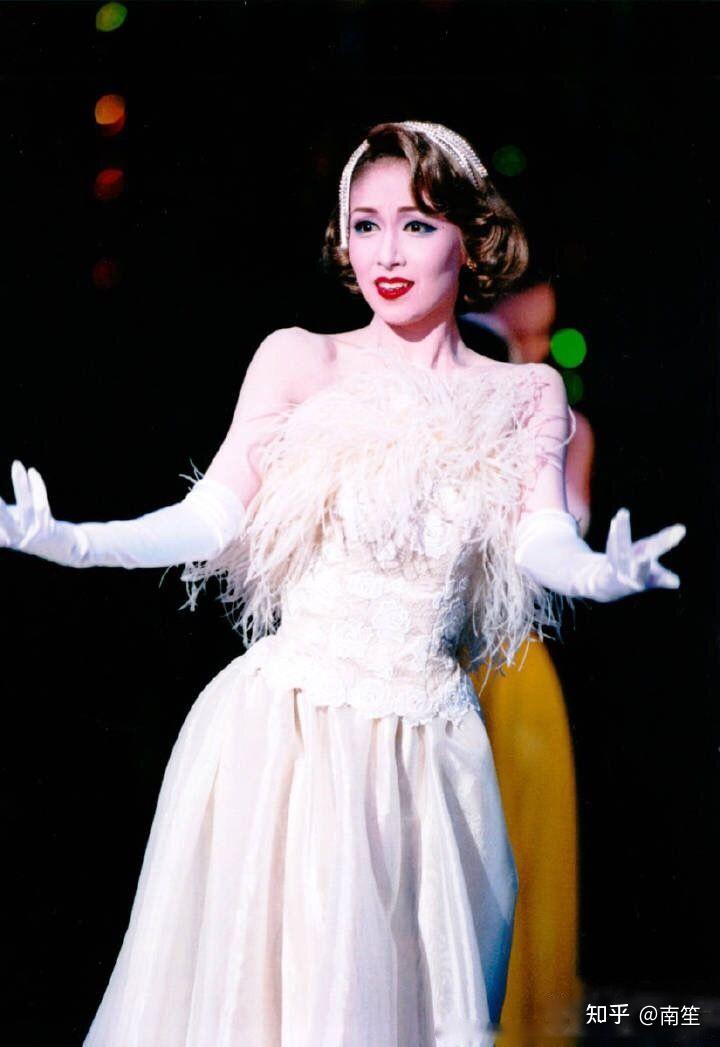 能不能谈谈你最喜欢的宝冢娘役是谁? - 知乎