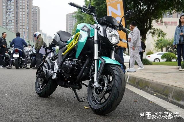 请问这个摩托车是什么牌子的,什么型号?