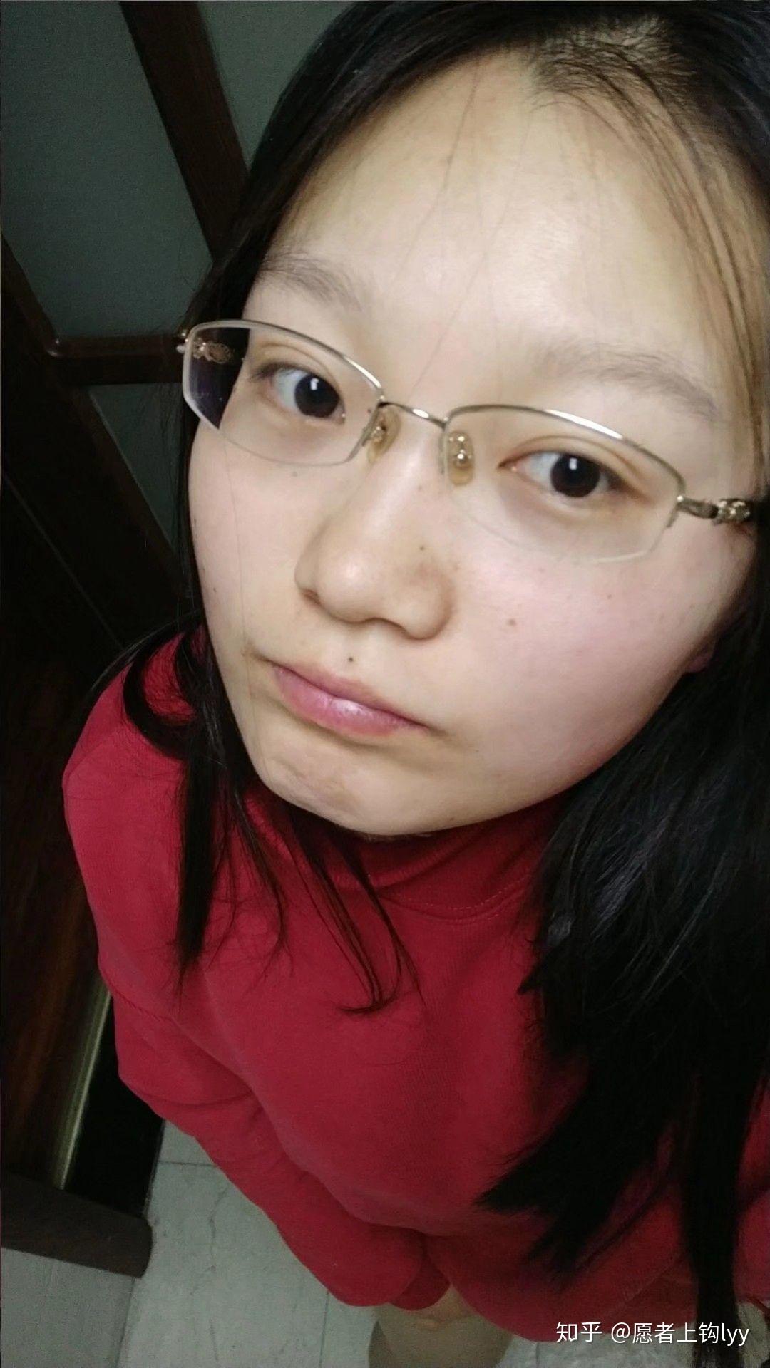方脸,高颧骨,短下巴,塌鼻子,高额头的女生怎样才能好看? - 知乎