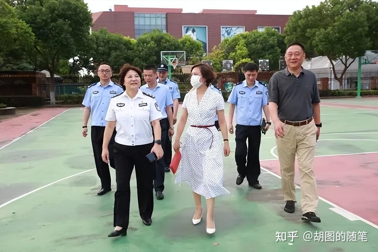 警队之耻上海公安局女虎唐丽娜沉迷私人会所敛财2401万