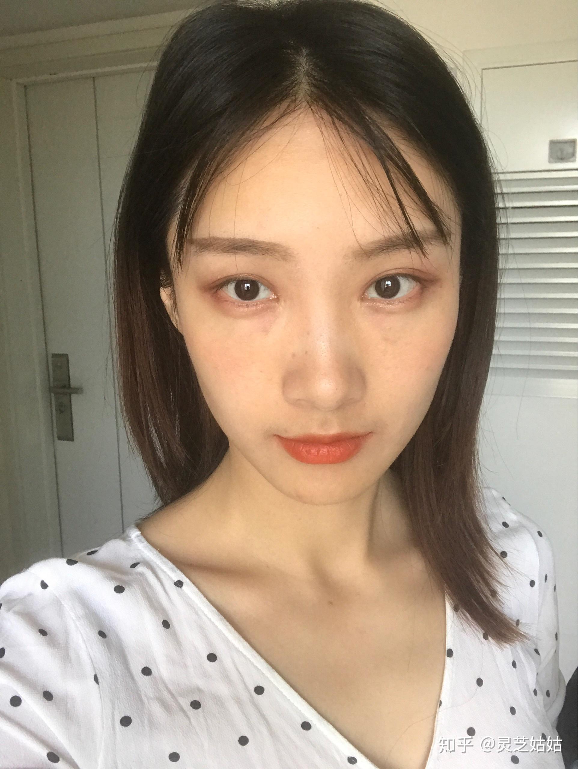 怎么看待发相机自拍原图的女生