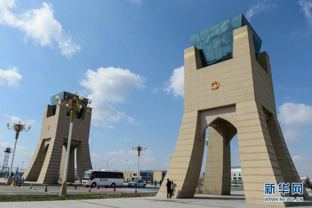 机会都来了互联互通了 朋友圈更大了孟夏时节,中哈边境阿拉山口口岸