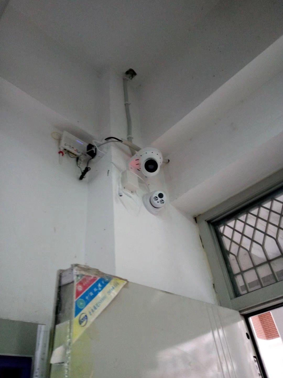 如何看待教室里安装摄像头问题