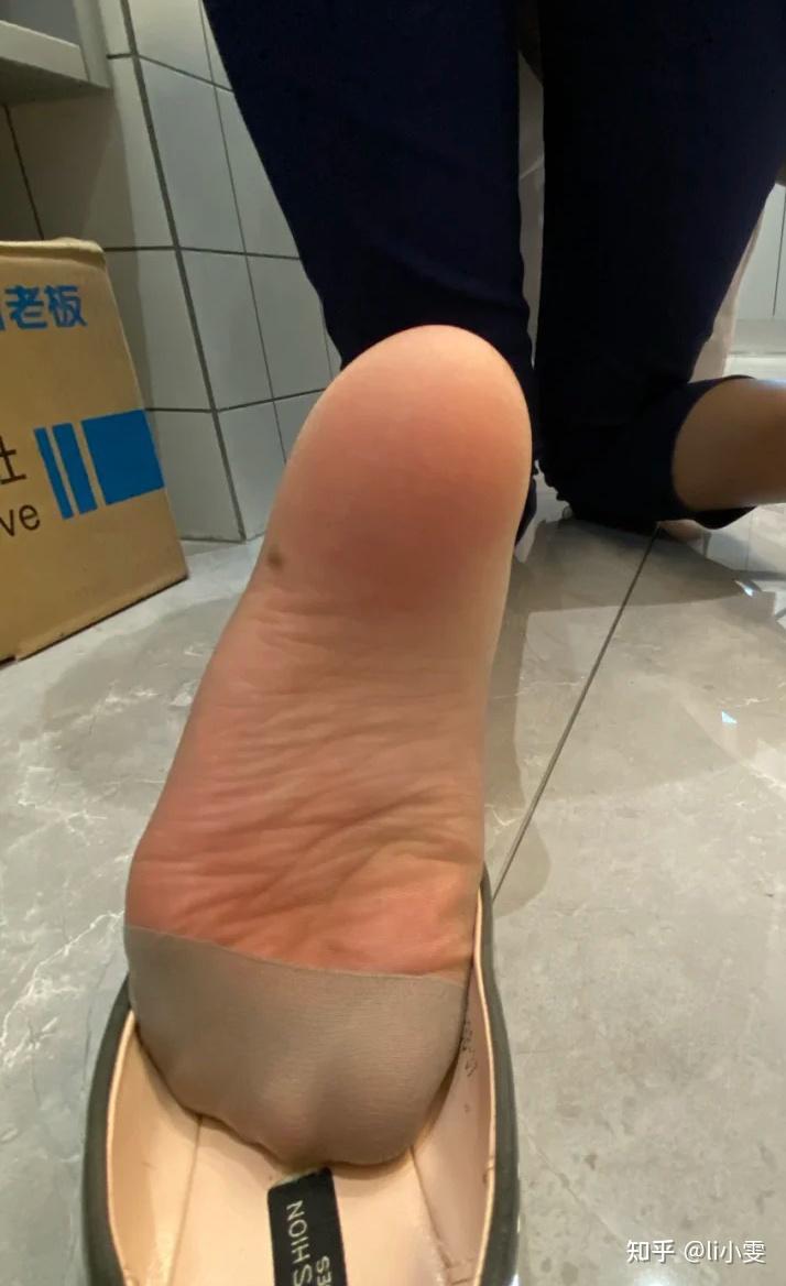 怎么能找到一个喜欢穿白丝的女朋友呢