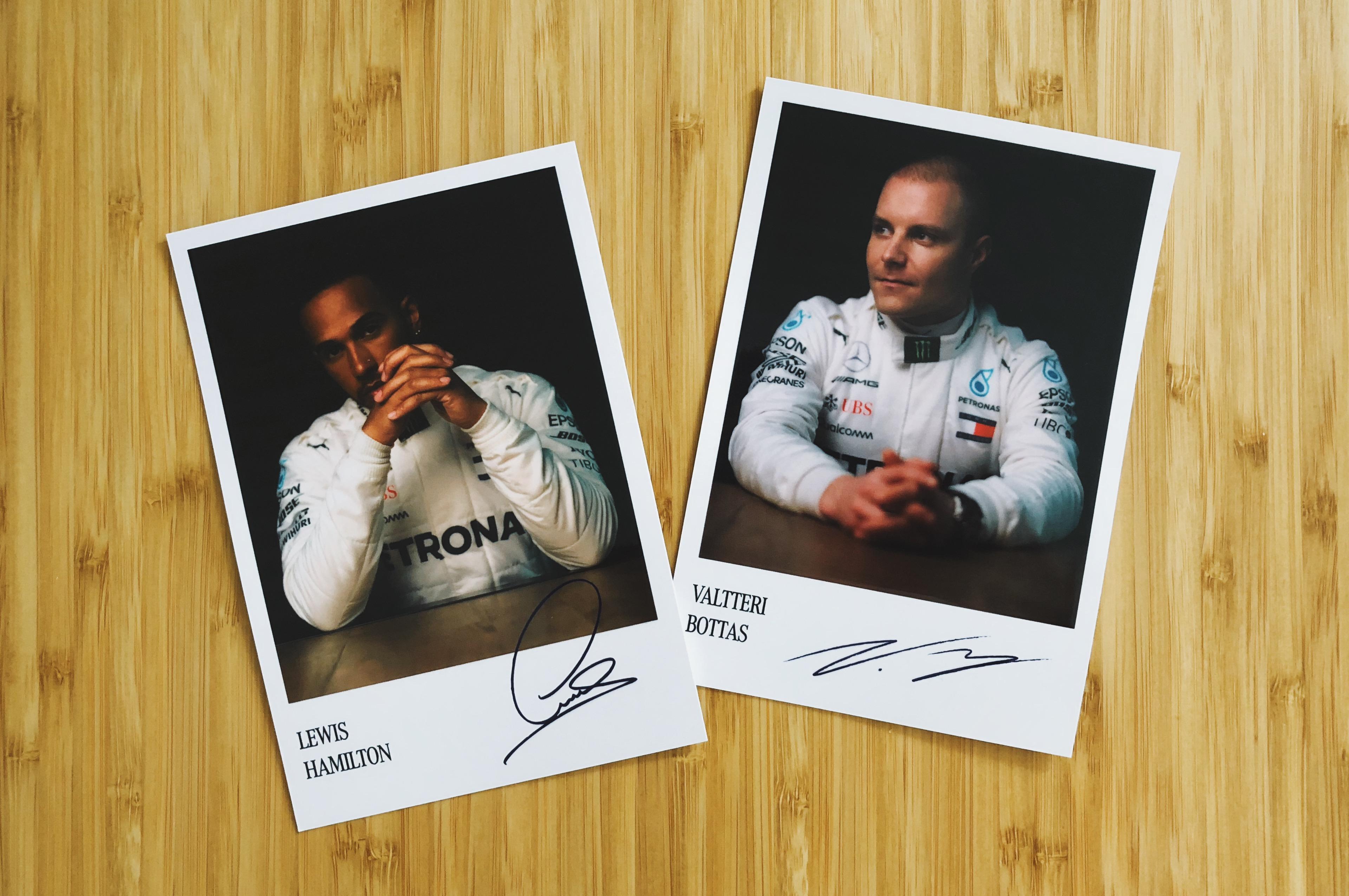 paddock club 拿到的纪念品,分别是汉密尔顿和博塔斯的签名照,照片