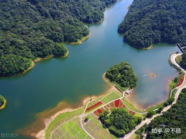 在直径仅约5公里的核心生活区内,杭州湾打造了梦之湖,中心湖,港湾湖三