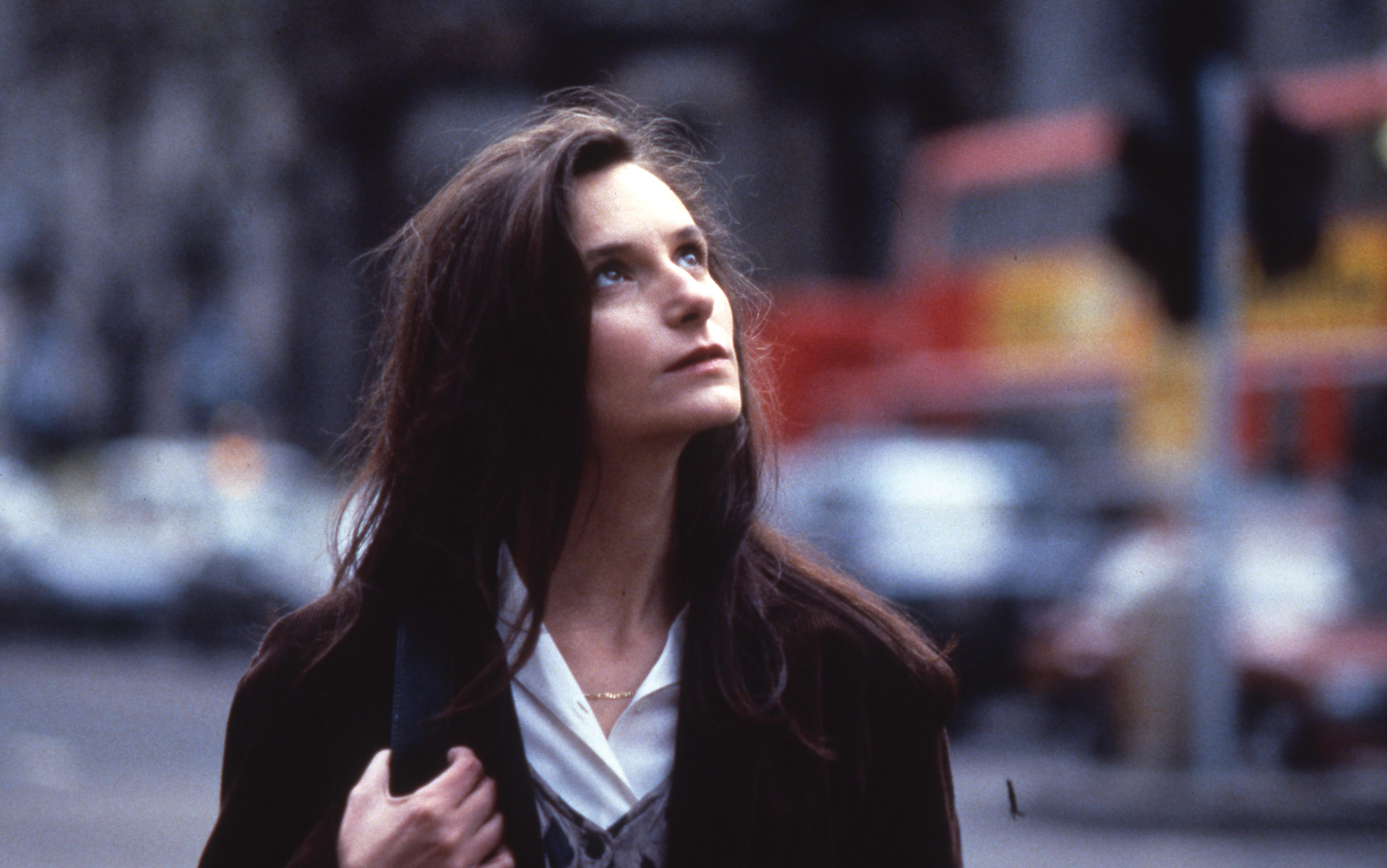 师,安的情人,善良,朴素,正义正直安:女,杂志社编辑,叛逆,追求爱情汉娜