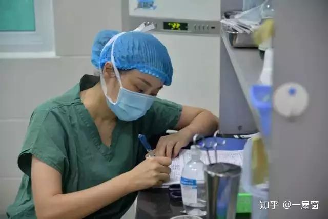 手术室图片背景图 v2-09732488731cfc600c442f17c3625938_r.jpg