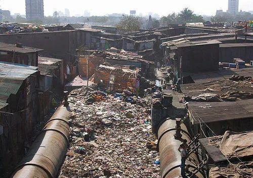 印度最大贫民窟首次报告新冠确诊病例,意味着什么?